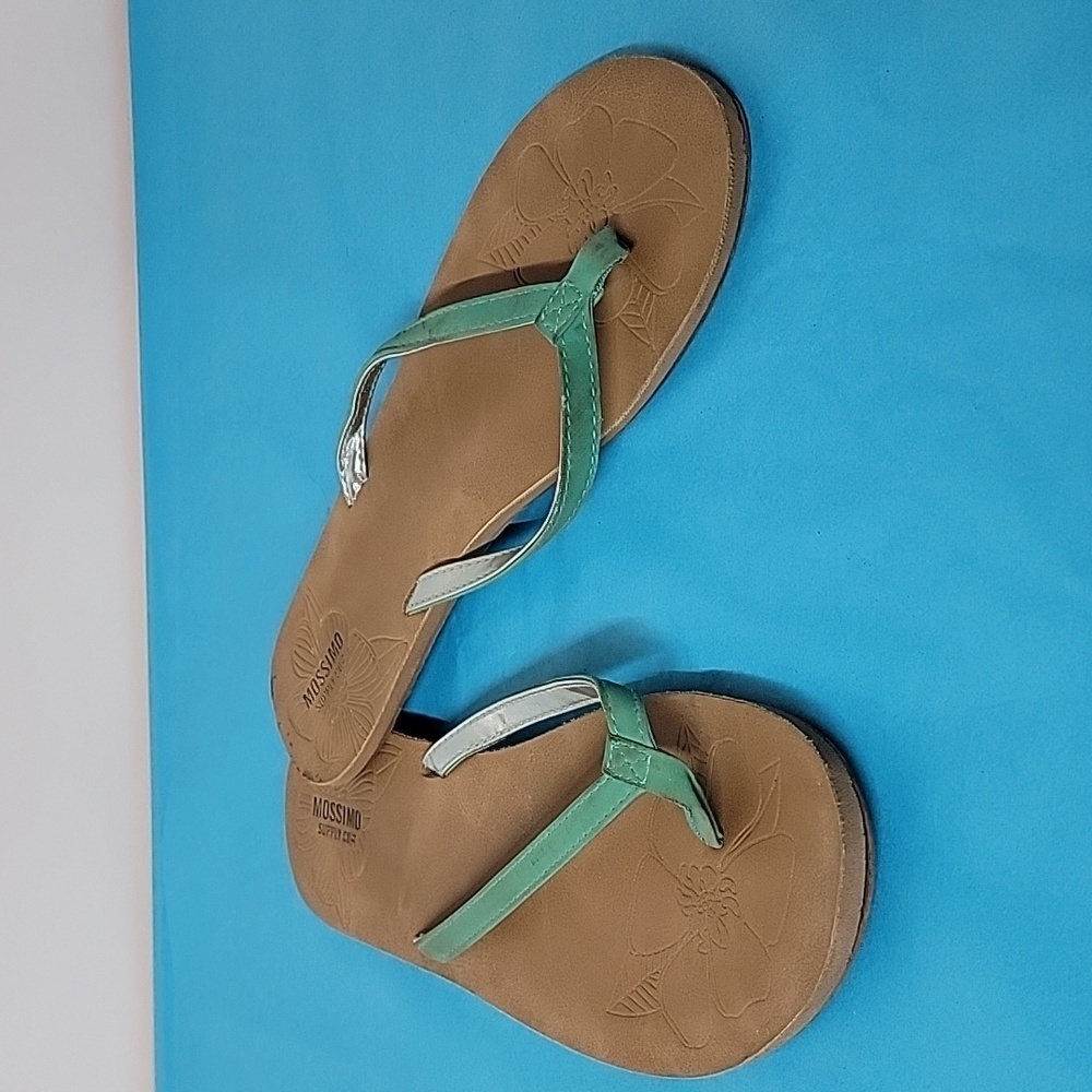 Mossimo Supply Co. Soft Sole Flip Flops Size 10